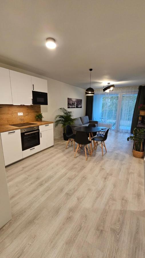 2 Room Apartment With Terrace, 2Ak Pressburg Exterior foto